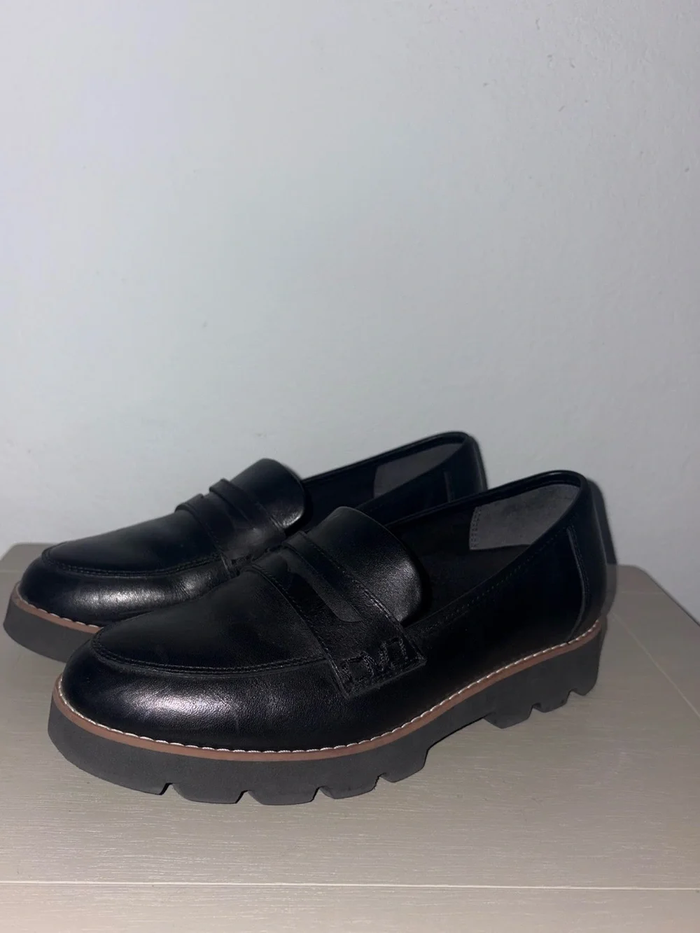 Vionic Cheryl II Women's Slip On Black Leather Penny Loafer Women’s 6